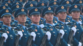 China debate ley que prohíbe difamar o menoscabar el honor de los militares