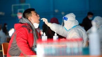 Epidemiólogo chino: Es demasiado pronto para calificar los contagios de Ómicron como “gran gripe”