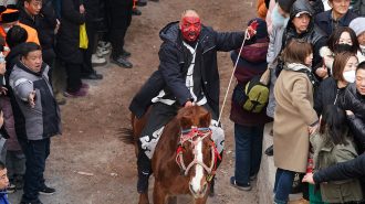 “Paomapai”: Costumbre milenaria alumbra aldea antigua china