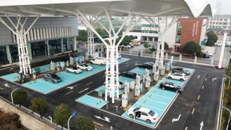 China reporta gran aumento de instalaciones de carga de vehículos eléctricos