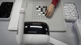 Aficionados argentinos promueven el milenario juego de Go con un robot de China