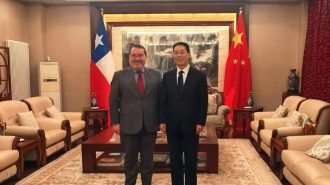Nuevo embajador de Chile en Pekín se reunió con su homólogo chino