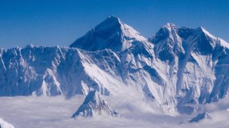 El Everest mide 86 centímetros más: China y Nepal establecieron nueva altura del techo del mundo