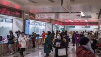 China lucha por contener sus rebrotes mientras avanza la vacunación