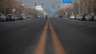 China refuerza el control ante los rebrotes y la gran migración del Año Nuevo