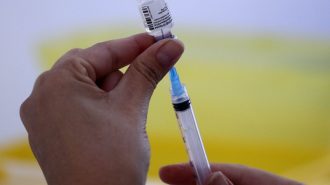 PUC y Sinovac trabajan en el primer laboratorio para producir vacunas contra el Covid en Chile