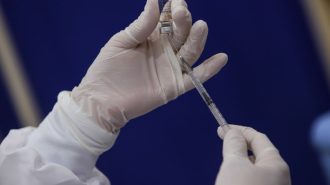 China advierte la necesidad “urgente” de acelerar la vacunación