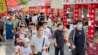 Confinan a un millón de personas en Wuhan por nuevo brote de Covid-19