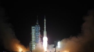 China lanzó nave con la tripulación que terminará construcción de la Tiangong