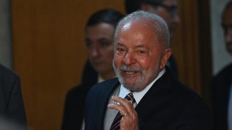 Lula aterrizó en Shanghai para “relanzar las relaciones” con China