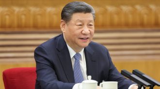 China establece meta de crecimiento en alrededor de 5% para 2024