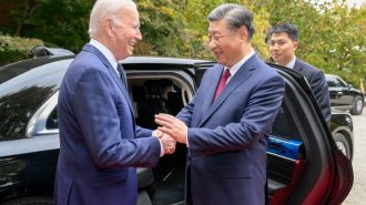 Xi avisa a Biden que EEUU “crea riesgos” con sus restricciones tecnológicas