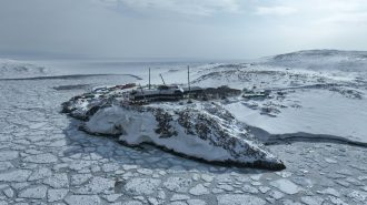 Científicos chinos descubren 46 lagos bajo el hielo de la Antártica
