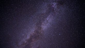 Científicos chinos revelan forma “achatada” del halo de materia oscura de la Vía Láctea