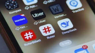 La IA china DeepSeek lidera descargas en dispositivos Apple en EEUU, superando a ChatGPT