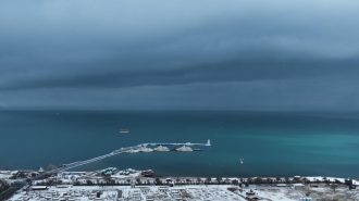Continua expansión de lago Qinghai plantea nuevos retos en noroeste de China
