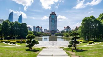 La universidad “más bella de China” celebró sus 104 años con logros en innovación y desarrollo
