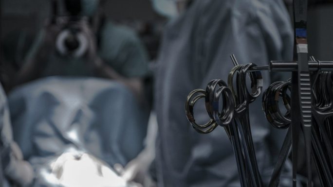China inicia ensayos clínicos de interfaces cerebro-ordenador implantables