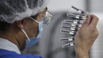Casi un millón de personas ha recibido la vacuna en China