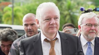 China elogia la labor de WikiLeaks y de Assange por revelar “la verdad”