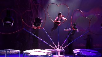 Con acrobacias, China empieza a celebrar el Año Nuevo Lunar