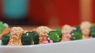 Liviano y sabroso: Espinacas salteadas con soja y sésamo