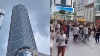 Edificio de 300 metros empezó a tambalearse y desató pánico en China