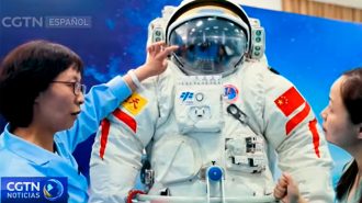 Una mini nave tripulada: China estrenó nuevo traje espacial