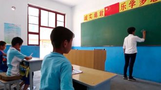 “Cuando la aldea me necesita, ahí estoy”: Mujer cumple como profesora y doctora en zona aislada de China