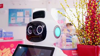 Rodeado de robots: Cómo es la experiencia en moderno mall de China