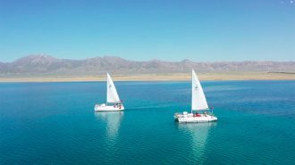El lago Sayram: Un tesoro alpino protegido y revitalizado en Xinjiang