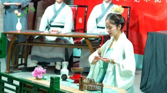 Conoce cómo es la milenaria ceremonia del té Jingshan