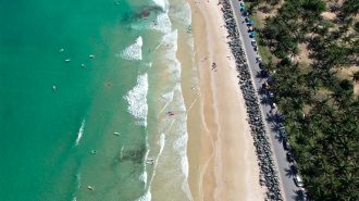 Bahía Riyue en el sur de China desarrolla el turismo y la cultura del surf