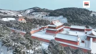 El impresionante paisaje que deja la nieve en las tumbas reales de la dinastía Qing