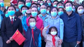 República Popular China celebra sus 72 años con el izamiento de la bandera