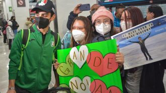 Donovan Carrillo es recibido como un héroe en México tras su paso por Beijing 2022
