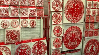 La milenaria técnica del “papel recortado” chino