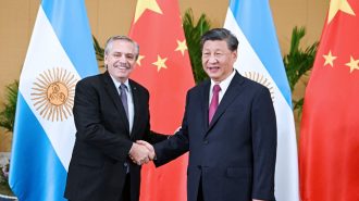 Xi Jinping y Alberto Fernández estrechan lazos en aniversario de relaciones diplomáticas
