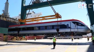 Modernos trenes para tramo Santiago-Chillán ya están en Chile