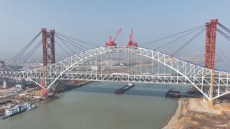 China completó sección clave de megapuente en Changzhou