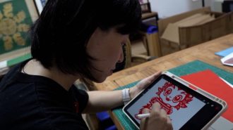El arte del papel recortado chino brilla en París