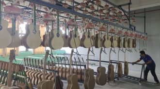 Condado chino de Zhengan aspira a marcar el ritmo en la producción mundial de guitarras
