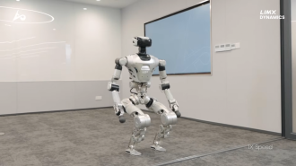Robot humanoide chino sorprende con movimientos fluidos y naturales