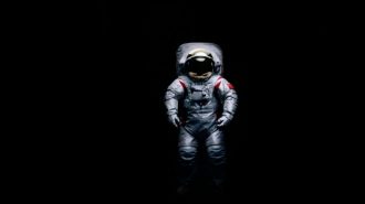 China presentó traje y explorador lunar tripulado para sus misiones en la Luna
