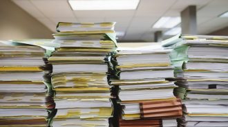 China ordena reducir la carga burocrática