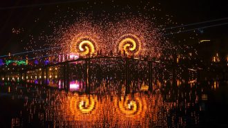 “Flores de hierro”, un show folclórico muy popular en China