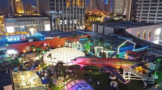 Parques en azoteas y bar temático de aviones: La transformación del complejo comercial en Tianjin