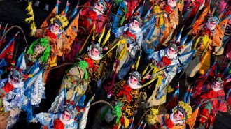 Artistas folclóricos animaron la Feria del Templo en China