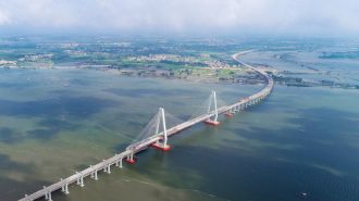 China próxima a terminar la construcción del impresionante Gran Puente de Luzhou