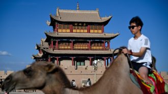 El paso de Jiayu, un destino turístico popular en China